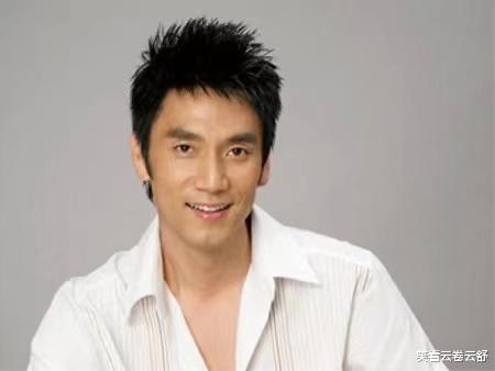 林依伦|靠一首歌“吃”一辈子，每次上台都唱同一首，这算娱乐圈的混子吗