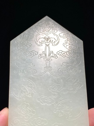 和田玉籽料|清 和田玉籽料 白玉 海水江崖 福云纹 玉圭