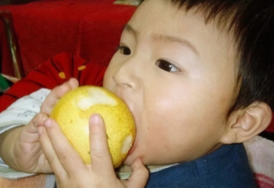 熬夜|冬天,这4种水果别乱给孩子吃,伤脾胃还影响长个,家长别不在意