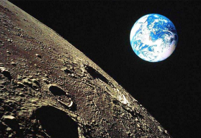 月球 地球正在被月球同化？冥王星与卡戎的事件正在上演