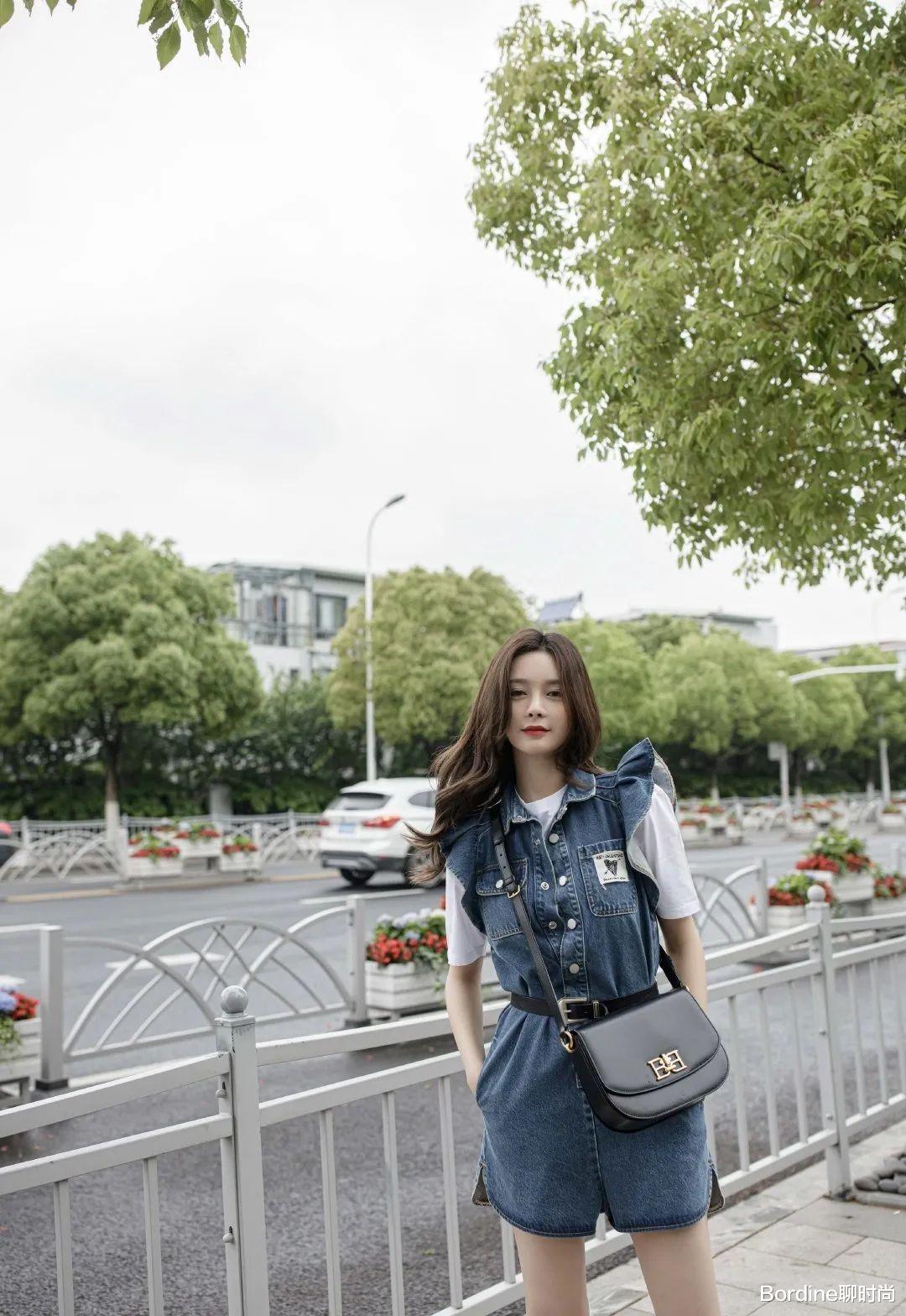 Bordine聊时尚|沈梦辰的连体装,选择牛仔面料,时尚百搭,还有很好的减龄效果