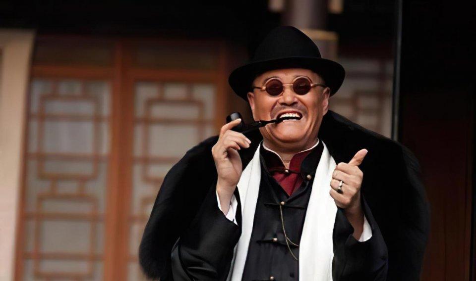 赵本山|赵本山与儿女共同现身，儿子瘦身成功撞脸父亲，网红女儿十分漂亮