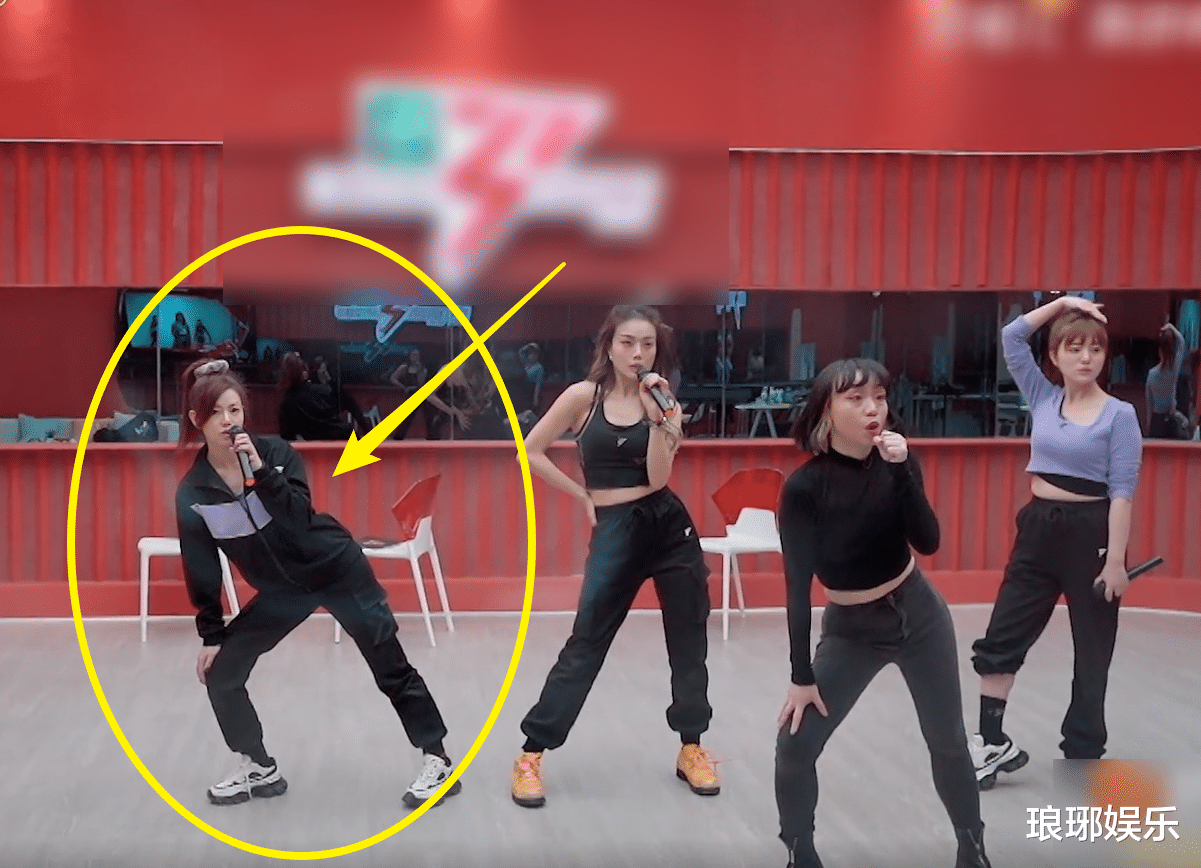 陈妍希|还在说陈妍希像120斤？看清她练习室的生图，这个误会有点大