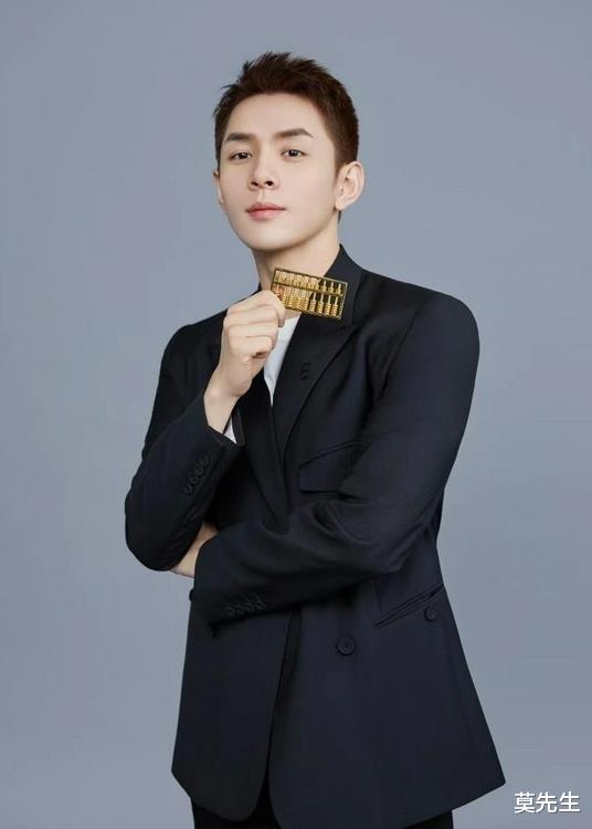 李佳琦|李佳琦的无奈，本想赚够2千万回老家，今一场直播2.5亿人围观