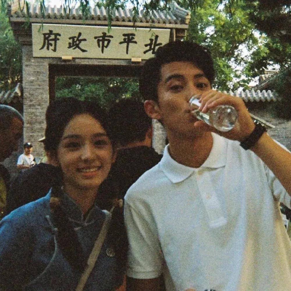 蝴蝶儿的头像和壁纸|绝绝子的双人头像:在柴米油盐的日子里带一束玫瑰回家