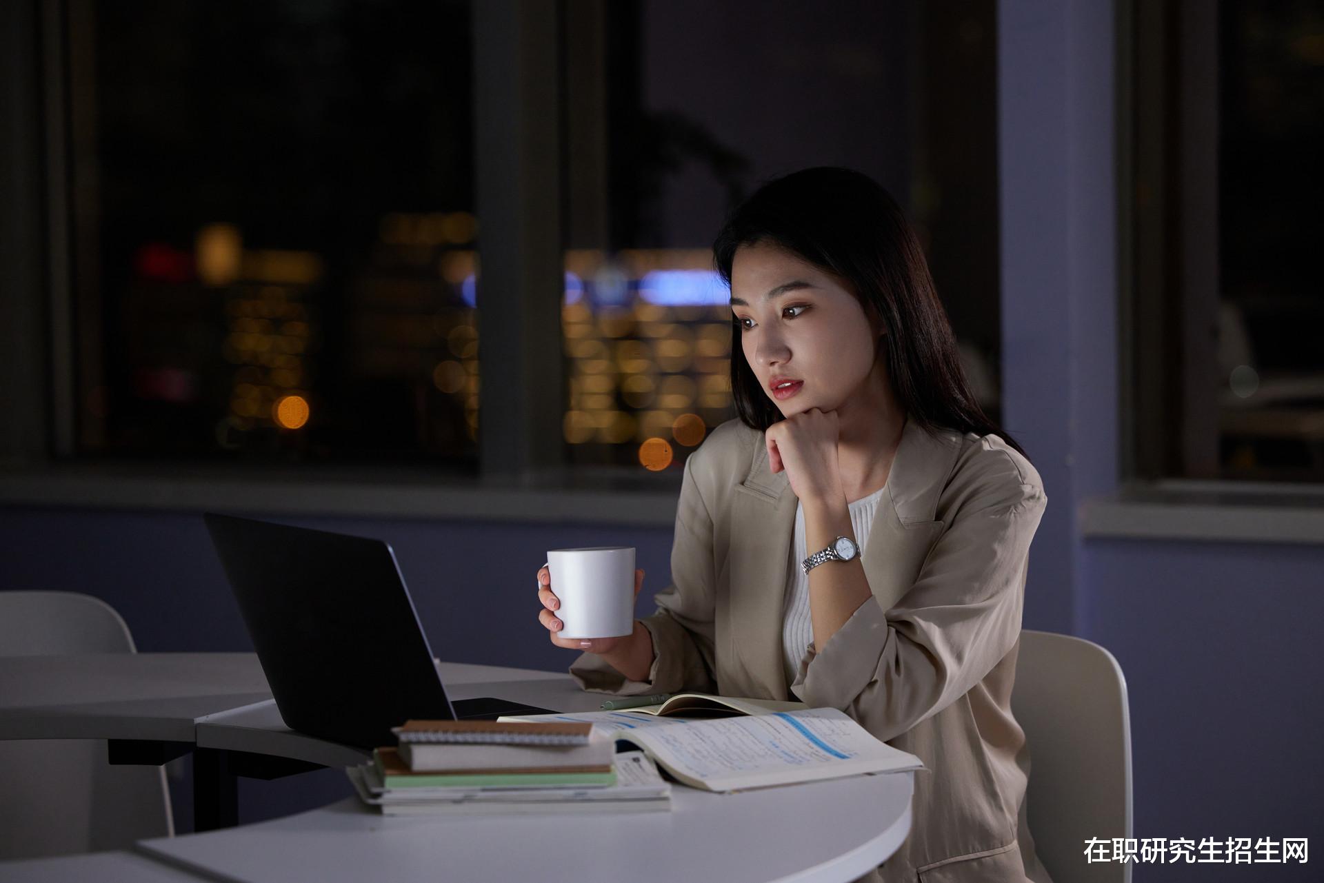 考研|想考研却太忙，在职人员如何实现弯道超车？