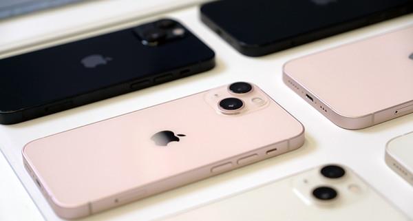 有心人喵喵 iPhone13被央视“点名”，撕下苹果的遮羞布，难怪价格越来越便宜