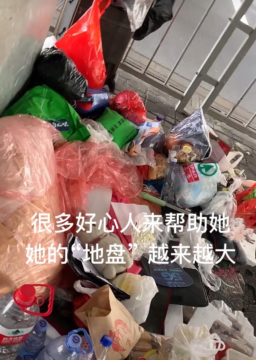 湖南女子远嫁山东离婚,离婚后流浪广东,被老头带去了出租屋