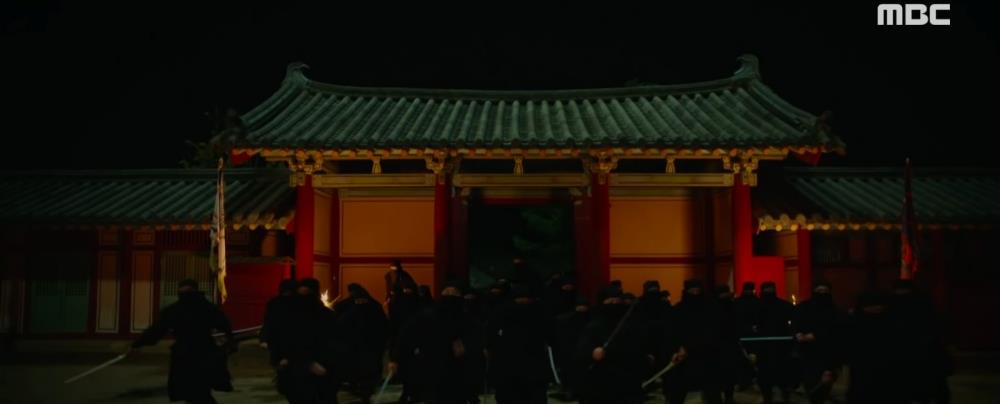 德云社|《衣袖红镶边》收视率刷新高！李世荣舍命护夫，第N次打枪李俊昊