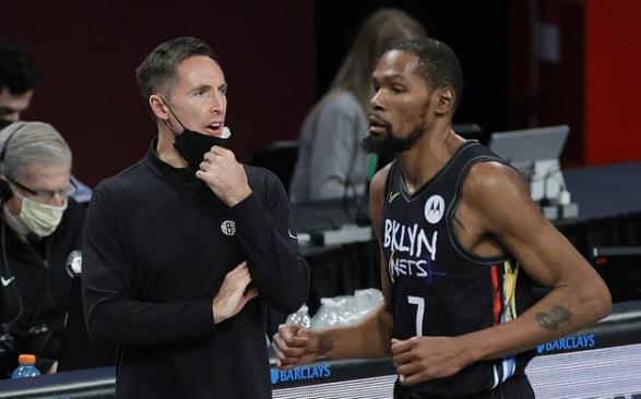 尼克斯队|9年仅打过1次季后赛，为何尼克斯还有贝拉、霉霉这样的女星粉丝？