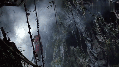 秦岚|被吃豆腐的不止古丽娜拉,谭松韵,秦岚等女星被抓过豆腐看着都疼!