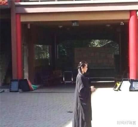 时尚好物官|53岁王祖贤皮肤白皙水嫩，仿佛\＂聂小倩\＂再次回归，让人追忆满满