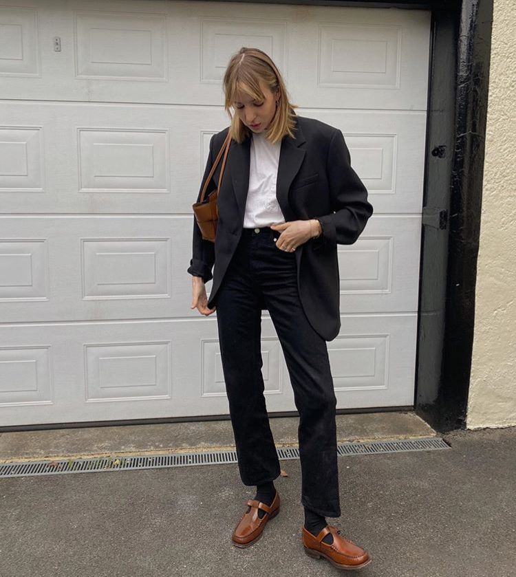 宝贝你别闹 今年秋天的西装外套火了，不仅简单又好穿搭，利落干练还显气质