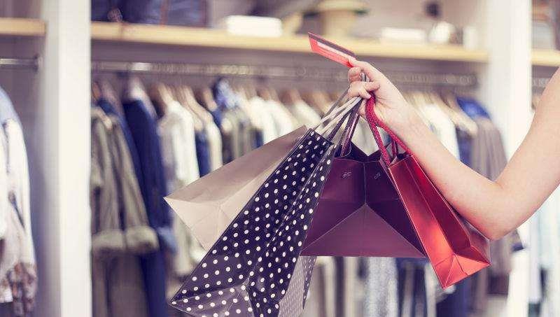  储蓄率呈“断崖式”下降，银行资金要紧张了？百姓的钱又去哪了？