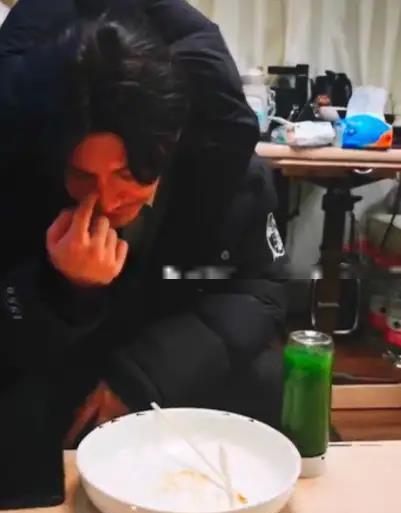 黄晓明|看完黄晓明的3餐，难怪1个月瘦26斤，网友：钱到位了我也能瘦