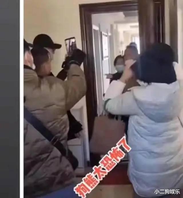 有人说姓熊的抱着郭家的孩子持刀撬开姚家的门住进去,算哪门子事