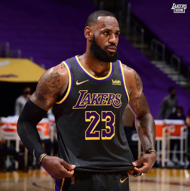 湖人队|湖人首发出炉，1人掉出轮换！詹姆斯伤势更新，或常规赛报销