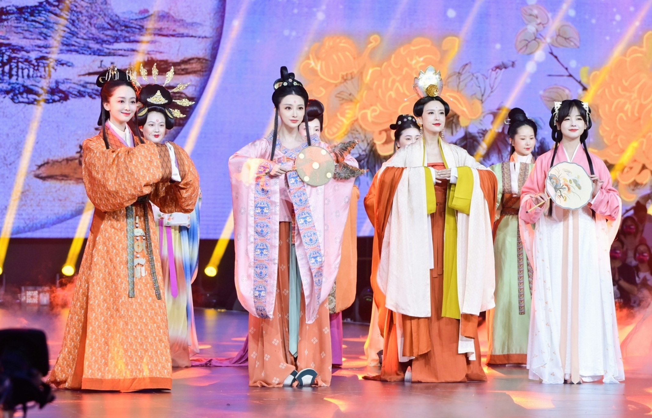 主持人|央视男主持人颜值担当：有人登上春晚，有人主持《新闻联播》