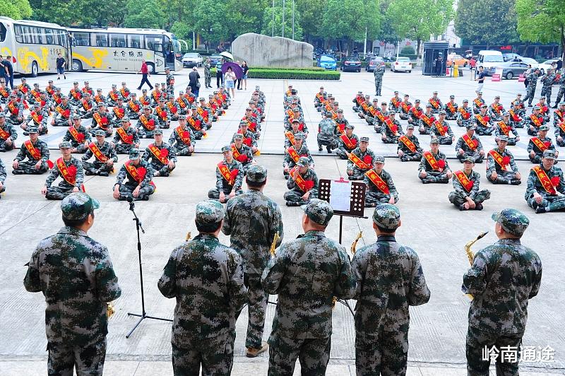 上海市|五年制大专,第四年去当兵好,还是拿到毕业证去?我建议毕业去!