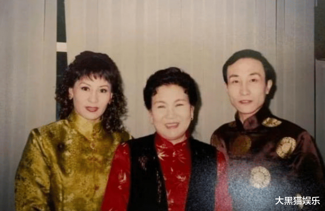 赵丽蓉|赵丽蓉的笑泪人生：32岁丧夫，二婚嫁小叔子再守寡，7岁女儿夭折