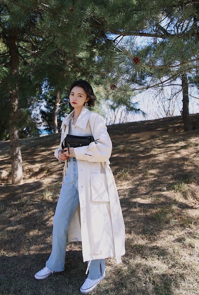 各抒己见|风衣别只会搭配裙子,“风衣+裤子”才更高级,干净利落又时髦!
