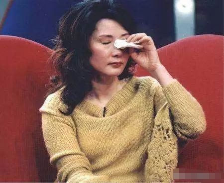 娱蛋哥哥|“姨太太专业户”何赛飞:与巩皇搭戏也不落下风,如今过得怎样?