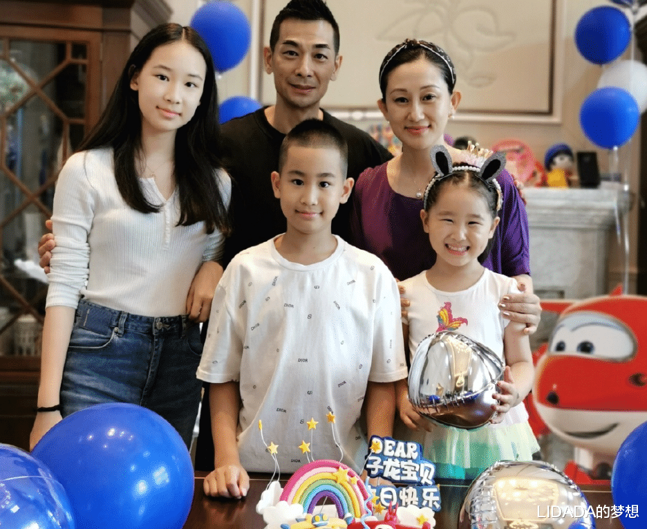 LIDADA的梦想|张丹露的快乐：“相亲”嫁大8岁赵文卓，相爱19年生三娃，幸福爆棚