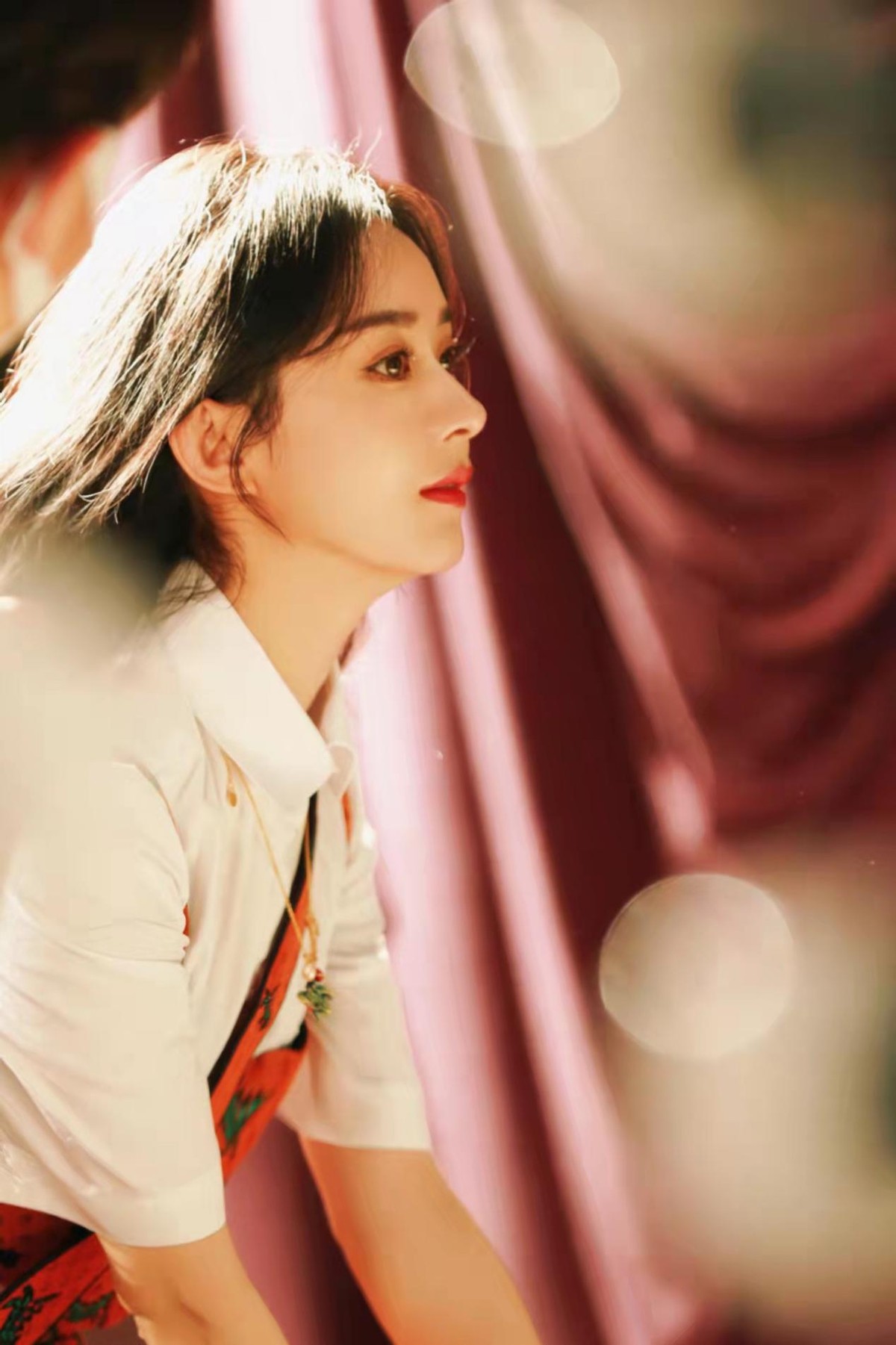 赵丽颖|赵丽颖新剧大获好评！突破形象演病娇医生，穿白大褂气场全开超美