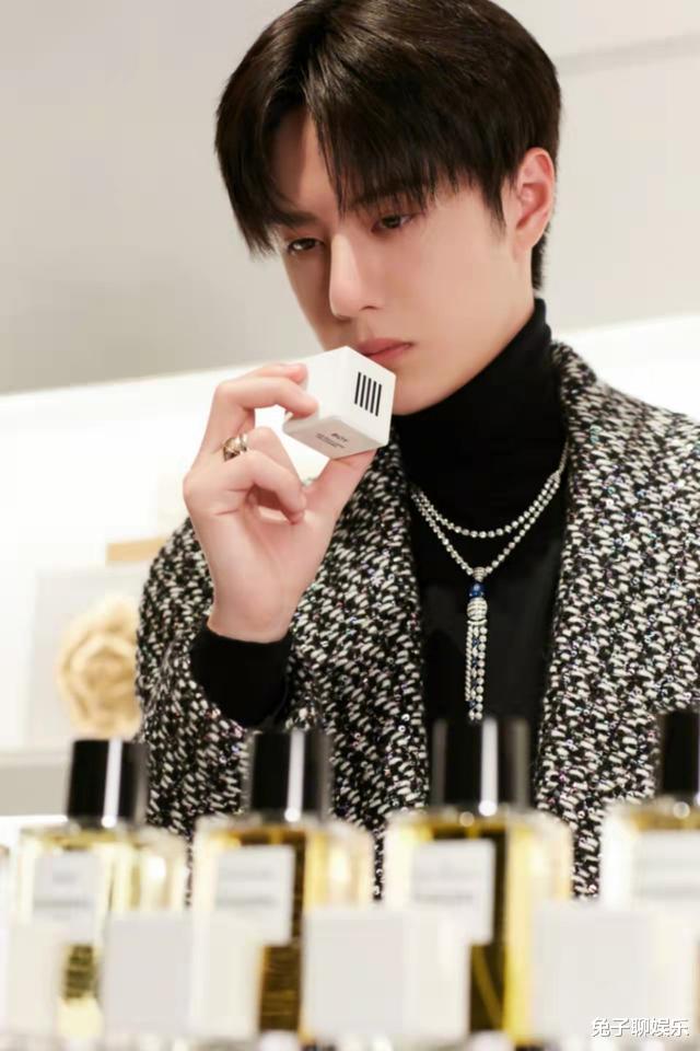 王一博|王一博新歌上线破百万，世界推特趋势第四名，真顶流！