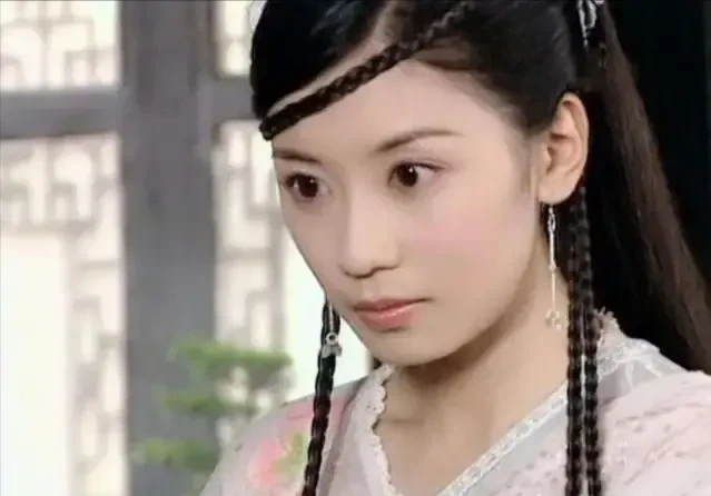 贾静雯|一天深夜贾静雯给黄磊发短信：你还好么？我好想你！黄磊：你有病啊？