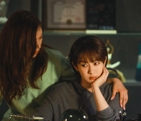 杨紫|杨紫演技遭吐槽，《女心理师》被称职场剧，反驳：这是现代治愈剧