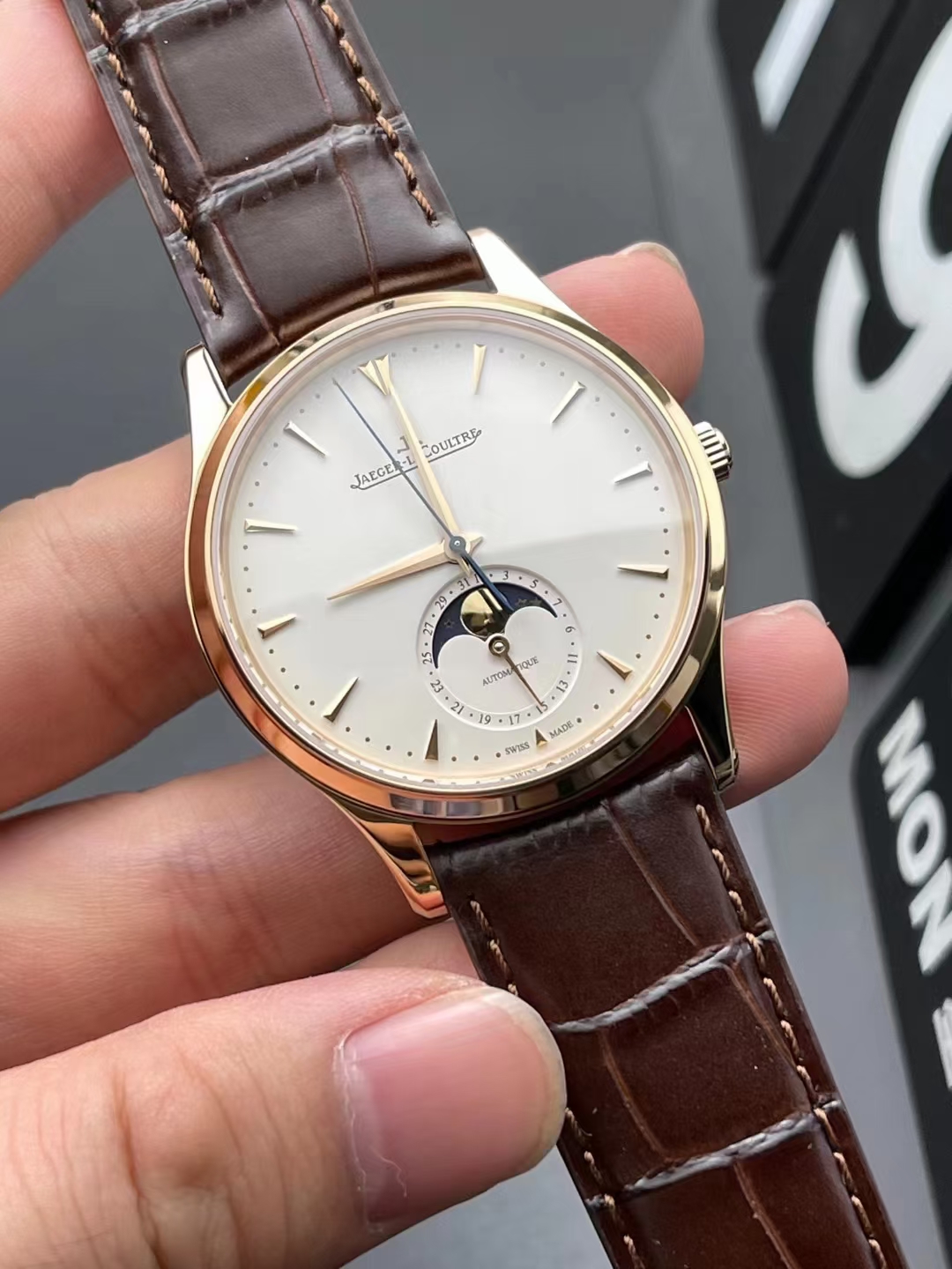 周洁琼 大富说表:GF积家月相对比ZF积家月相高清图文评测