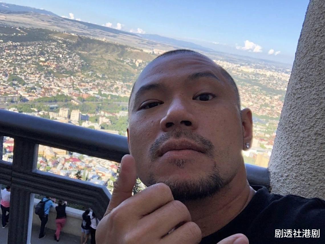 宋仲基|恭喜！金牌主持人金刚正式回巢TVB，卖40元一只鸡翅引发公愤