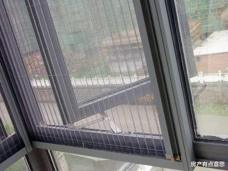 窗帘|一楼带花园的房子，居住体验先是糟糕，后是幸福