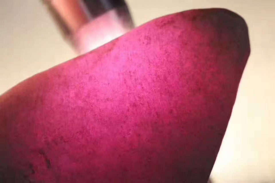 翡翠|是什么原因让那丑陋无比的石头,变成具有极大收藏价值的玉石之王