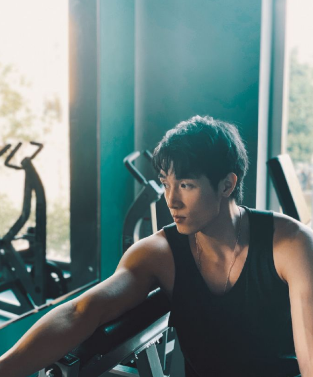 InsDaily|萧亚轩与小16岁男友分手了，恋爱小天才人设要崩了吗？