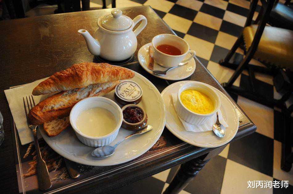 馒头|开了个早餐店，4个人干一天营业额1100元，房租3000元还能干吗？