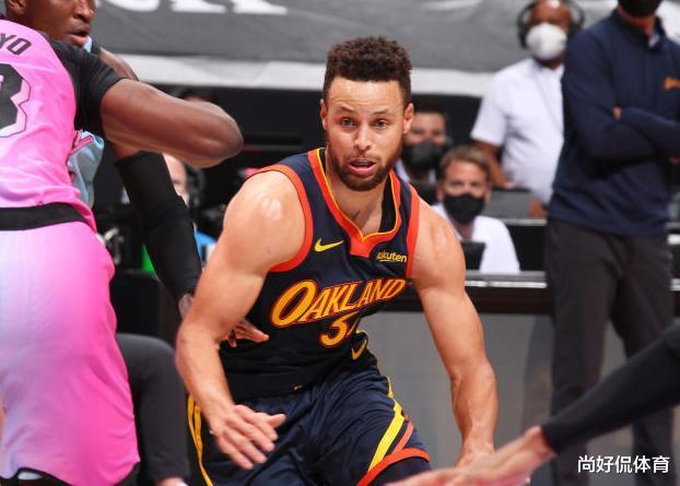 勇士队|勇士打的是真难,三人挖坑两人填坑,超神嘴哥都带不动