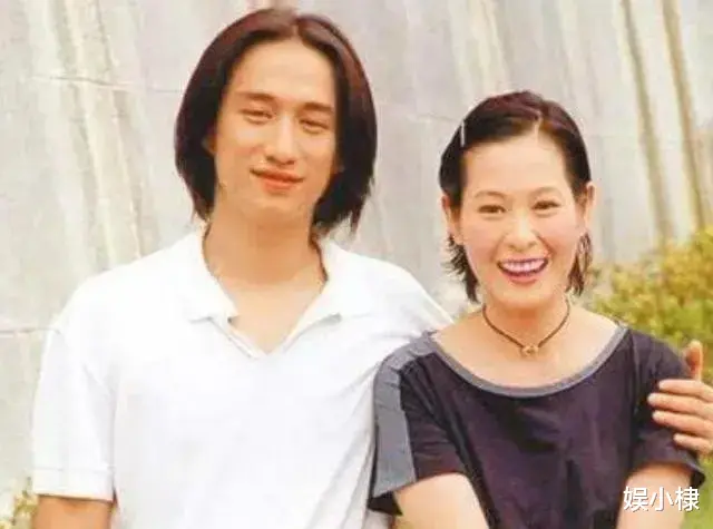 黄磊|黄磊和孙莉结婚的前3天，刘若英在演唱会上面露悲色：有一个男孩要结婚了