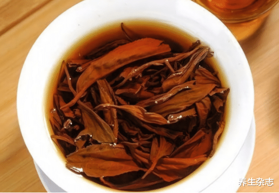 骨质疏松|喝茶是伤骨还是养骨?医生提醒:不论男女,这3种“茶”要少喝