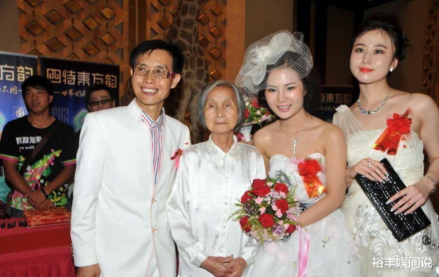 带货|邓建国晒广州豪华别墅群！占地40多亩设有蒙古包，曾娶小33岁娇妻