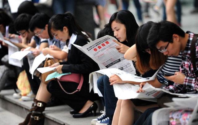 心理学|男生偏爱“女友职业”排名,榜首自带光环,倒数第二让人不敢靠近