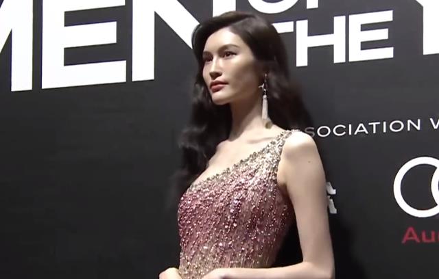 倪妮|明星零下7度红毯比美，一阵风过倪妮直打哆嗦，杨幂成冷艳霸王花