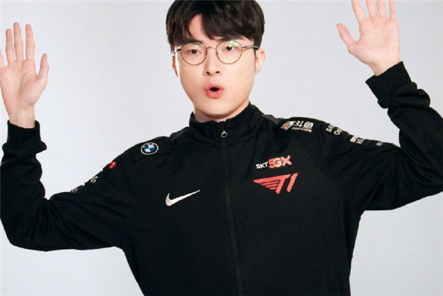 faker|faker“端水”失败了？迷弟队友很委屈：回关了keria却不关注我
