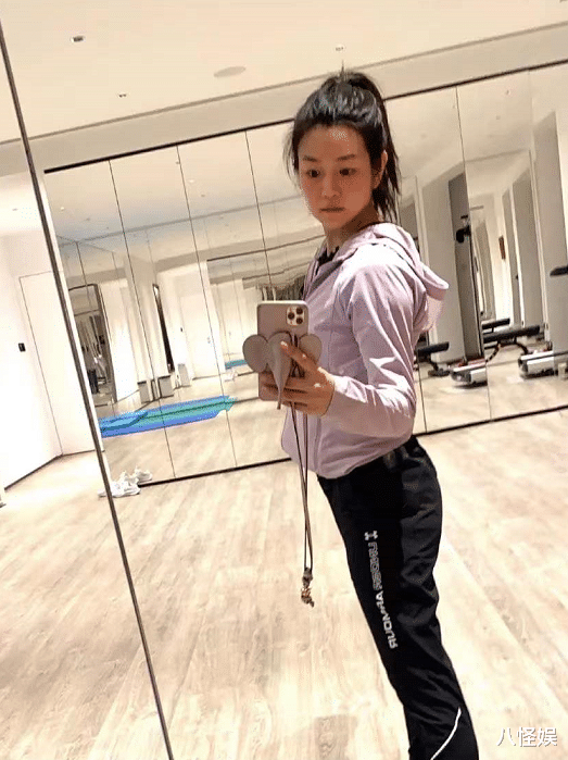 杨紫|刘诗诗陈妍希一起练瑜伽，时隔5年罕同框，大素颜出镜又嫩又瘦