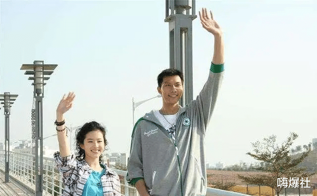 易建联|易建联曾对刘亦菲一见钟情，还讨好刘亦菲妈妈，为何没追上？