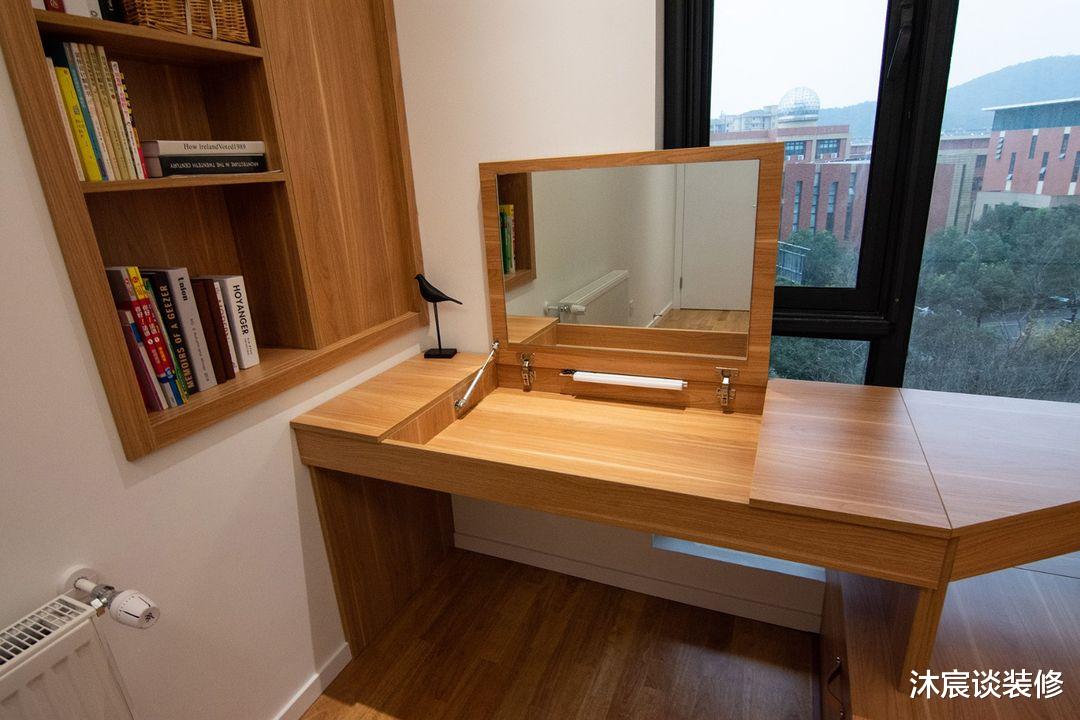 沐宸谈装修|她家的客厅不一样，用卡座取代沙发，好看又实用，真是小户型救星