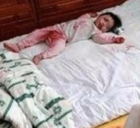 舜网 妈妈下楼取快递,回家后看到孩子倒在血泊中,真是吓坏了!