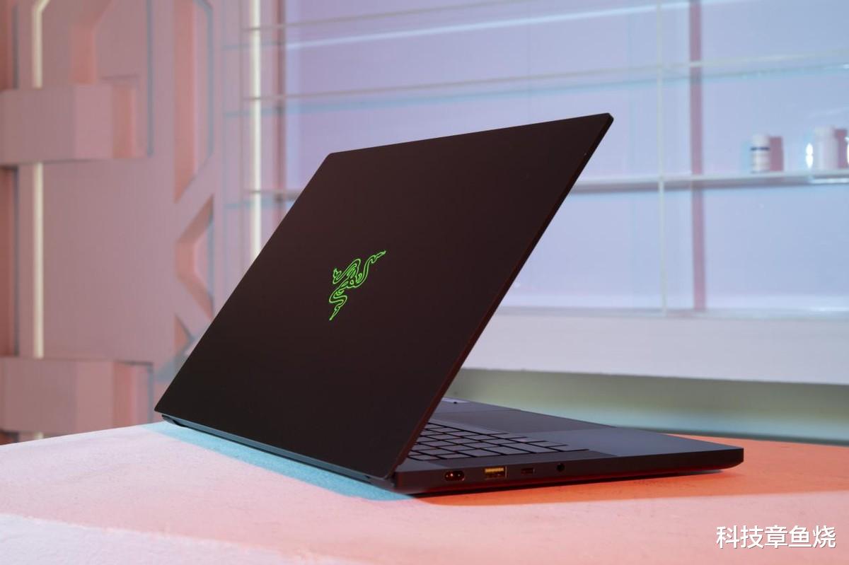 雷蛇|大学生的完美游戏本，雷蛇灵刃14陪你度过四年