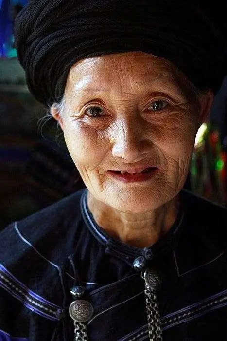 杨炳莲|那个“最美压寨夫人”，16岁嫁给当地土匪，如今102岁美成画